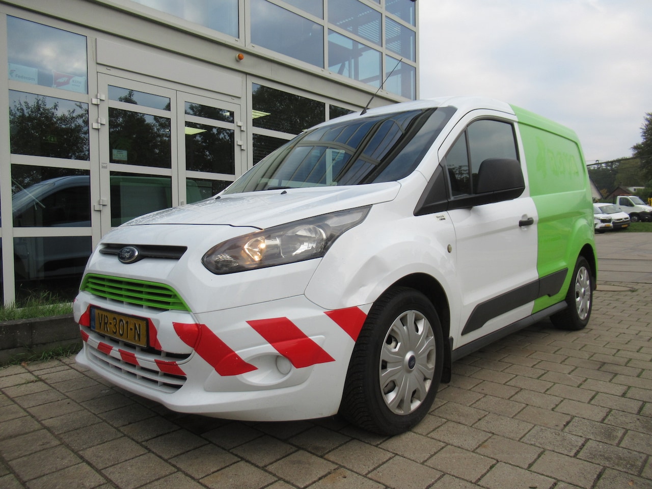 Ford Transit Connect - 1.6 TDCI 55KW L1 Ambiente Airco Trekhaak AHK Cruise control - AutoWereld.nl