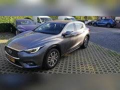 Infiniti Q30 - 1.6t Business navi, 360 graden camera