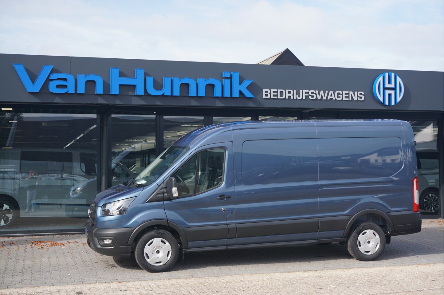 Ford Transit - 350L L3H2 Trend AUT8 130PK BPM VRIJ!! 12" Sync4 Apple CP/Cam, Laadruimte Pack! NR. 613 - AutoWereld.nl