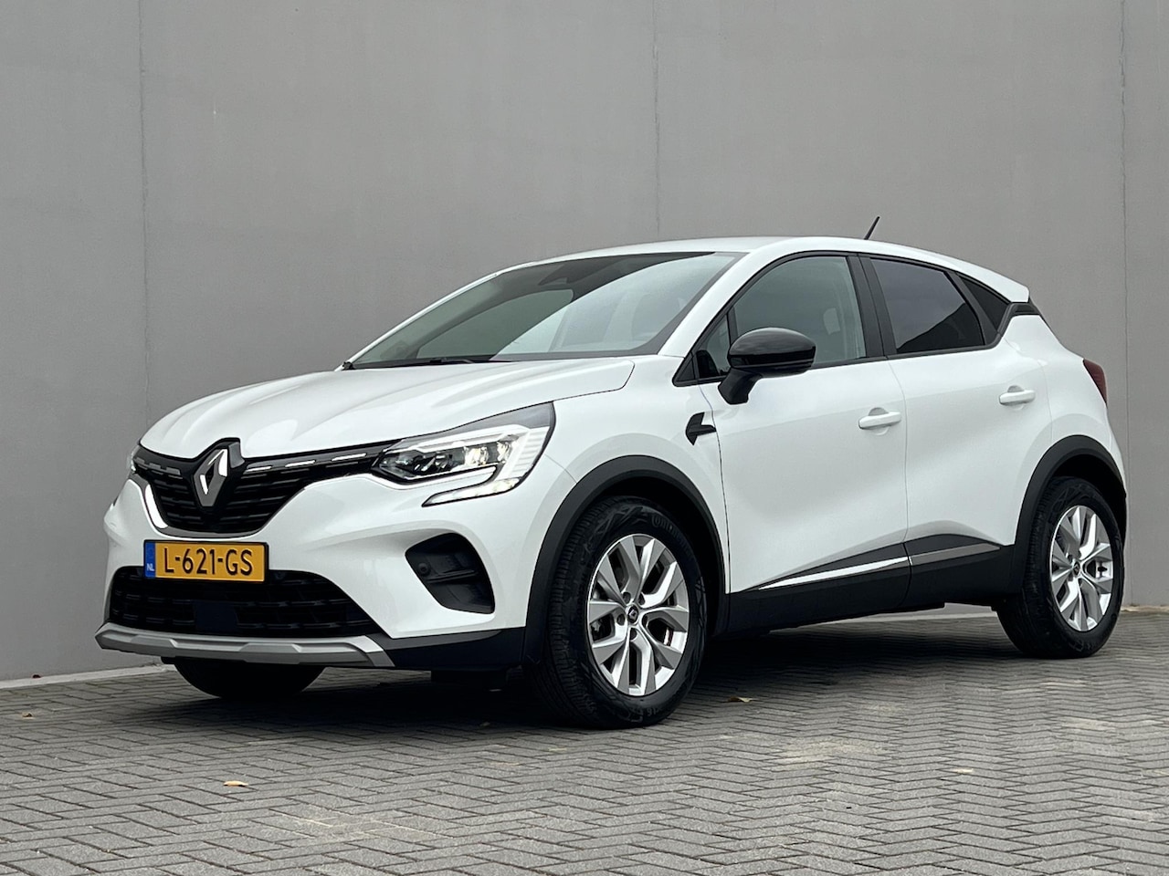 Renault Captur - 1.0 TCe 90 Zen / Dealer onderhouden / Weinig km! / Navigatie / Camera / Apple Carplay Andr - AutoWereld.nl