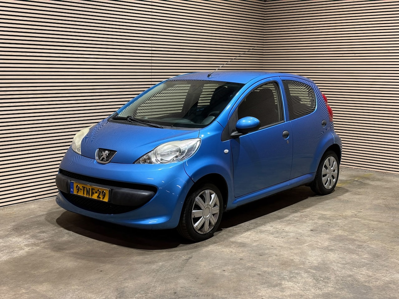 Peugeot 107 - 1.0-12V XR 1.0-12V XR - AutoWereld.nl
