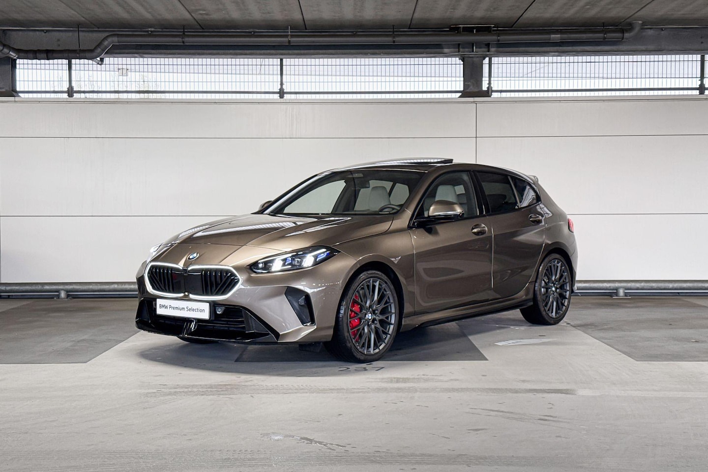 BMW 1-serie - 120 M Sport Design Edition | M Sportpakket Pro | Innovation Pack | Huisselectie - AutoWereld.nl