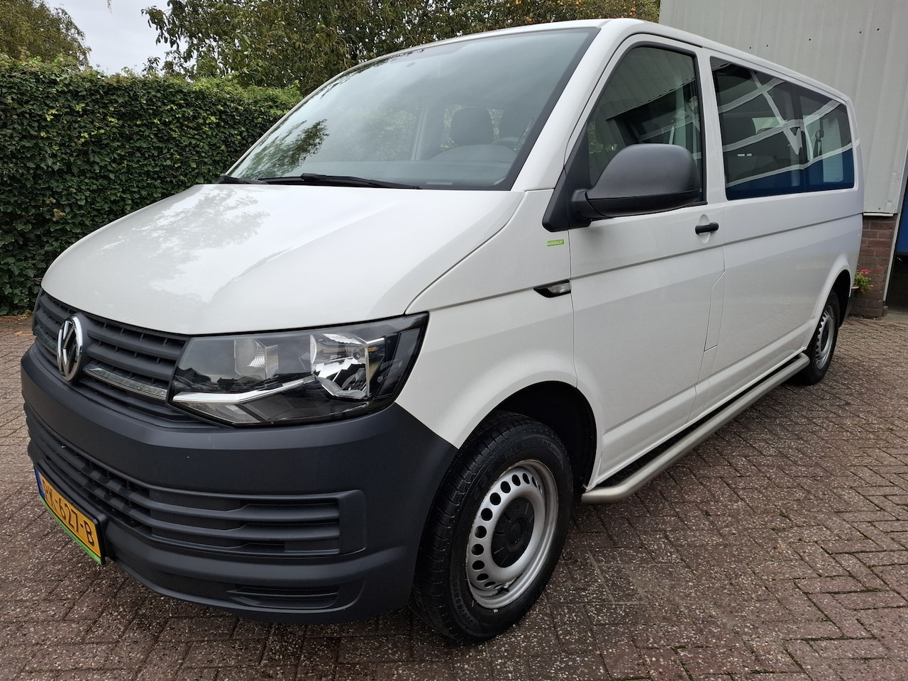 Volkswagen Transporter Kombi - 2.0 TSI L2H1 18995.- INCL BTW 9-PERSOONS BENZINE 150PK - AutoWereld.nl