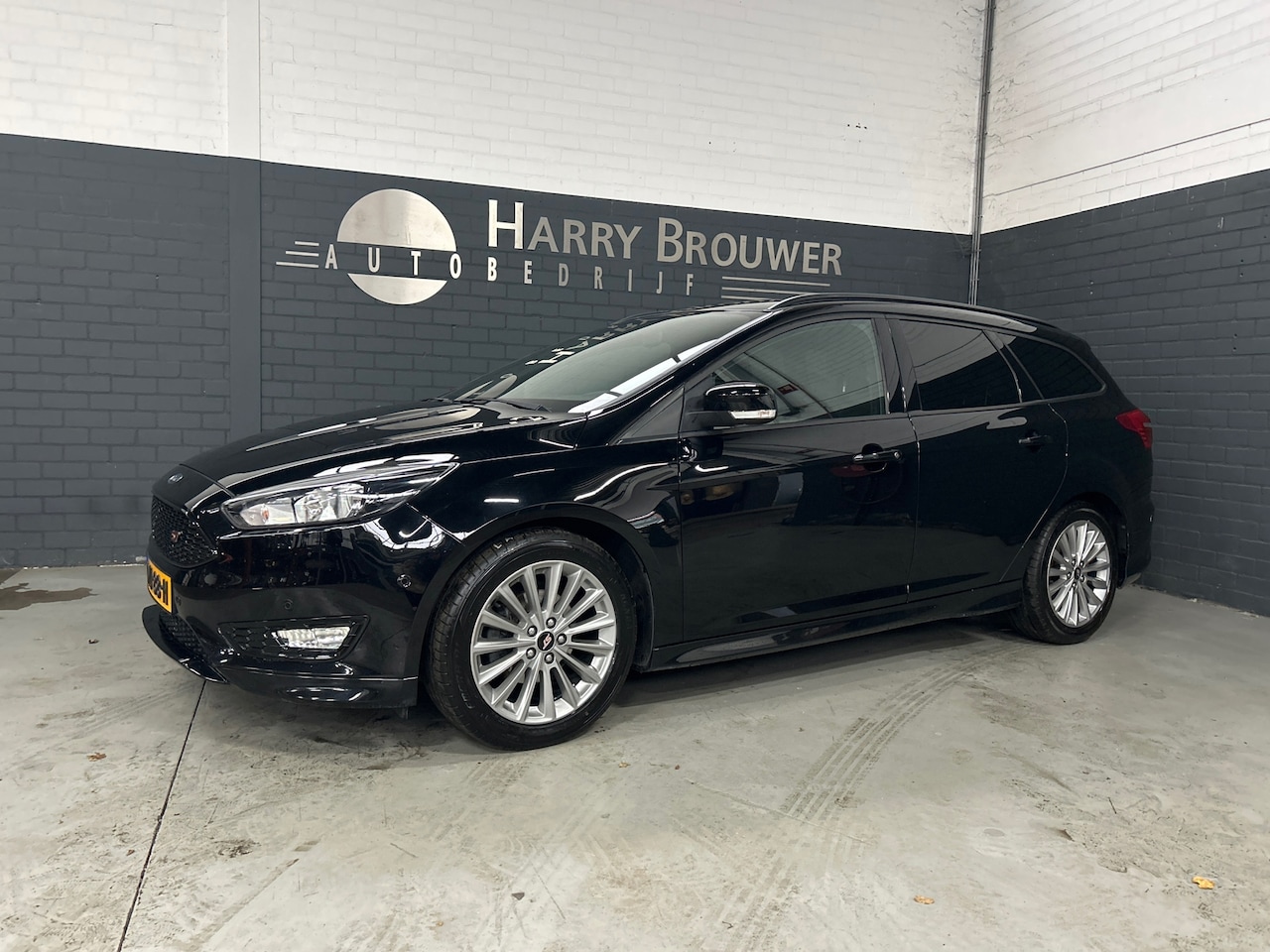 Ford Focus Wagon - ST-Line, 1e eigenaar, Nieuwe motor en koppeling met garantie. - AutoWereld.nl