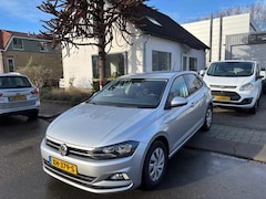 Volkswagen Polo - 1.0 MPI Comfortline Navi