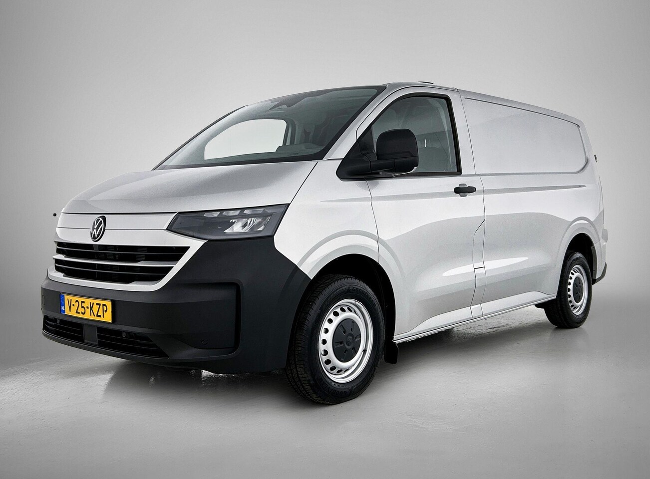 Volkswagen Transporter - 2.0 TDI L1H1 Life 110 PK | Airco | Multifunctioneel Stuurwiel | Achteruitrijcamera | Cruis - AutoWereld.nl