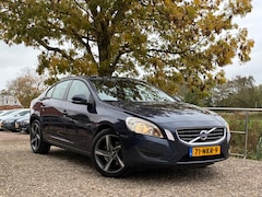 Volvo S60 - 2.0T Intro Edition | Navi + Clima + Cruise nu €4.975,