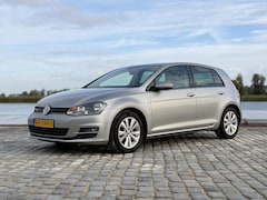Volkswagen Golf - 1.0 TSI Connected Series|Carplay|Camera|Cruise