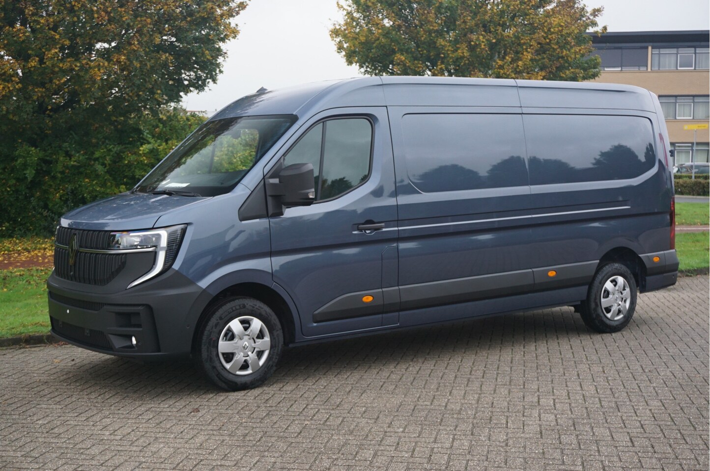 Renault Master - T35 170PK L3H2 BPM VRIJ!! 10" R-Link Navi, Camera, LED 270Gr Deuren!! NR. 724 - AutoWereld.nl