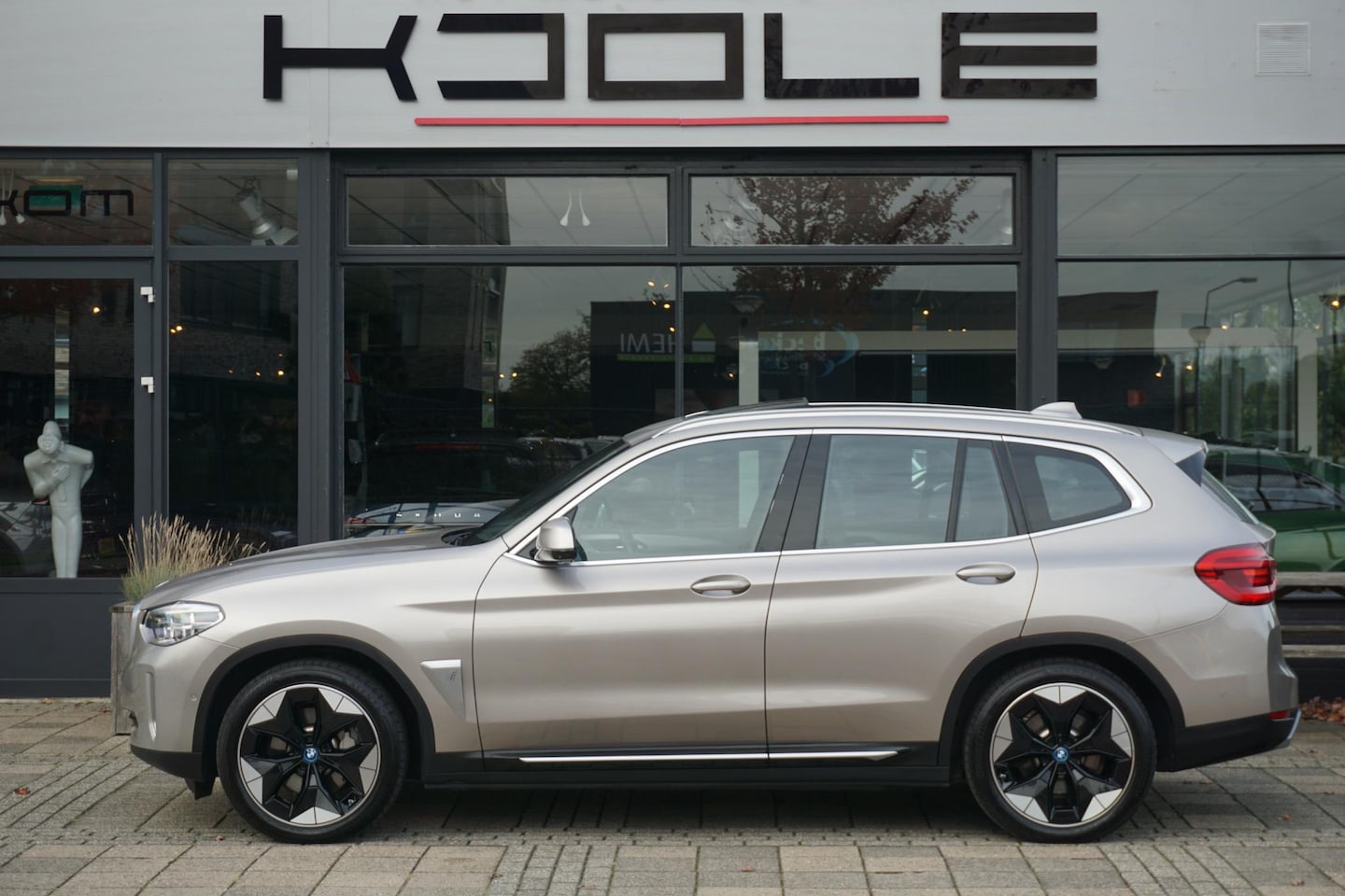 BMW iX3 - High Executive 80 kWh - AutoWereld.nl