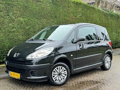 Peugeot 1007 - 1.4 Urban /LAGEKM/RIJDTGOED/