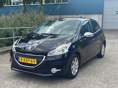 Peugeot 208 - 1.2 PureTech Style2014 Nieuw distributie 5-deursNaviNAP 1 jaar APK
