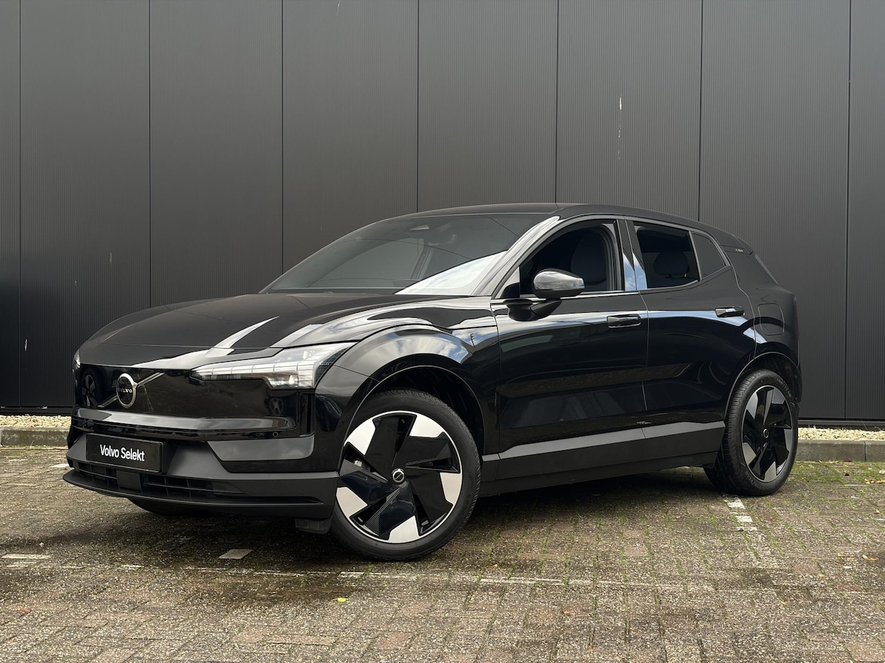 Volvo EX30 - Single Motor Extended Range Plus 69 kWh / SOH 95,5 % / Camera achter / Extra getint glas / - AutoWereld.nl