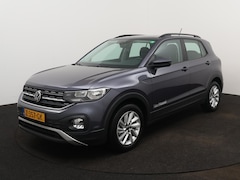 Volkswagen T-Cross - 1.0 TSI Life Demo | Parkeersensoren Achter | Navigatie | App Connect | Lichtmetalen Velgen