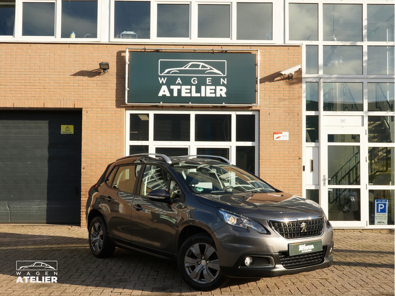 Peugeot 2008 - 1.2 PureTech Blue Lion|Pano|Clima|Automaat|Navi - AutoWereld.nl