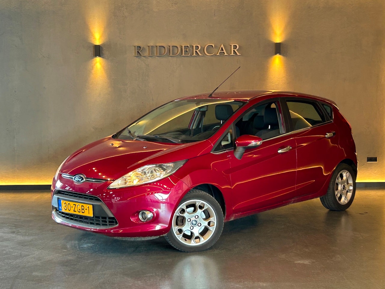 Ford Fiesta - 1.25 Titanium|2E EIG|NAP|TREKHAAK|AIRCO|VELGEN|APK03-2027 - AutoWereld.nl