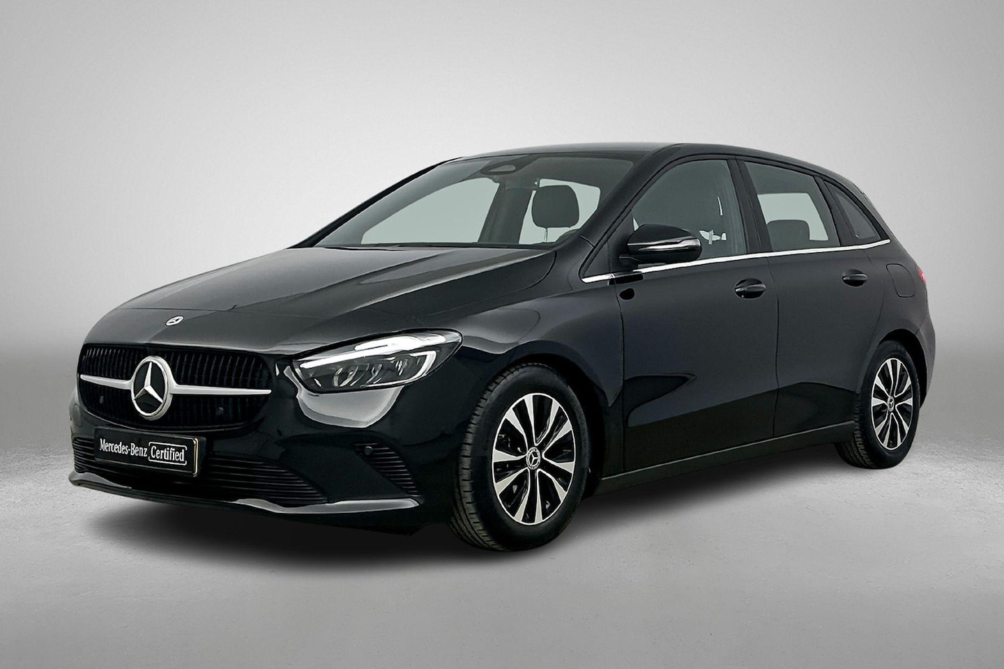Mercedes-Benz B-klasse - B 180 Automaat Star Edition Limited | LED | Stoelverwarming | Parktronic met camera | Spie - AutoWereld.nl
