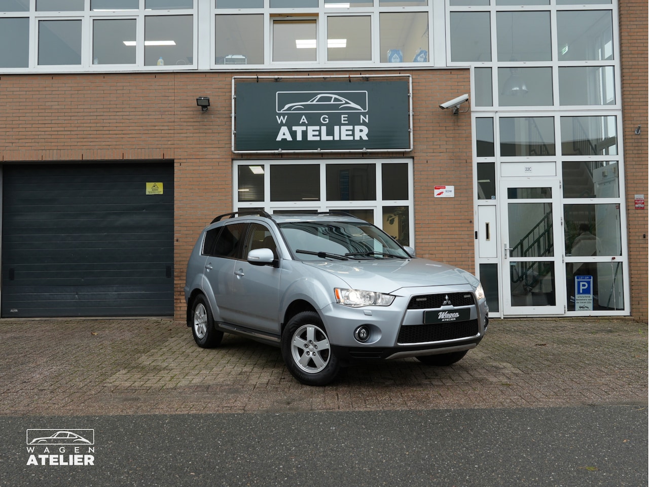 Mitsubishi Outlander - 2.4 Instyle|7P|Schuifdak|Leder|Navi|Aut - AutoWereld.nl
