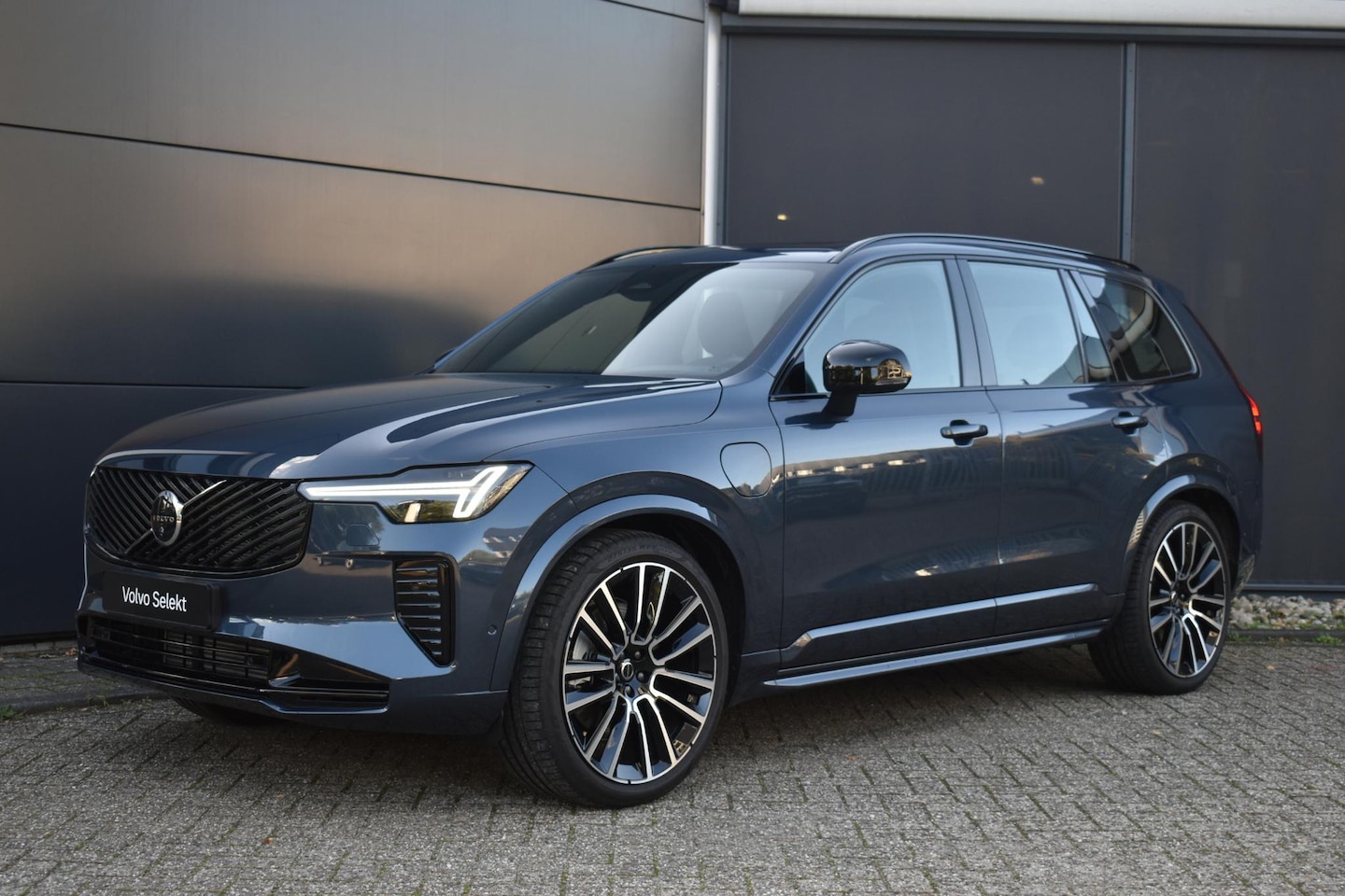 Volvo XC90 - T8 Plug-in hybrid AWD Ultra Dark Exec. Ed. | Verwarmde, Geventileerde en Masserende Voorst - AutoWereld.nl