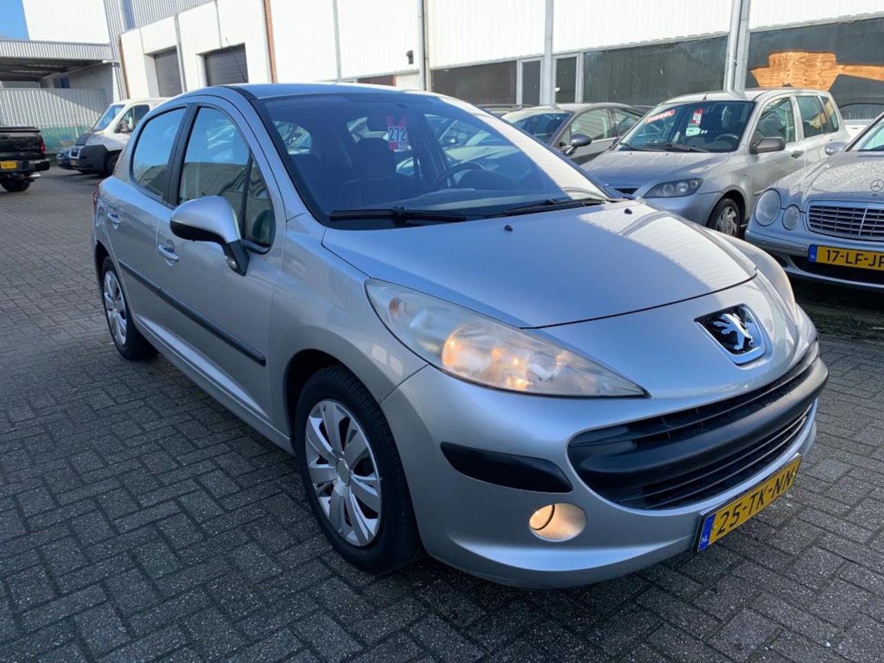 Peugeot 207 - 1.6-16V 5 Drs Airco Elektr pakket Rijdt en schakelt perfect Bj 2006 - AutoWereld.nl