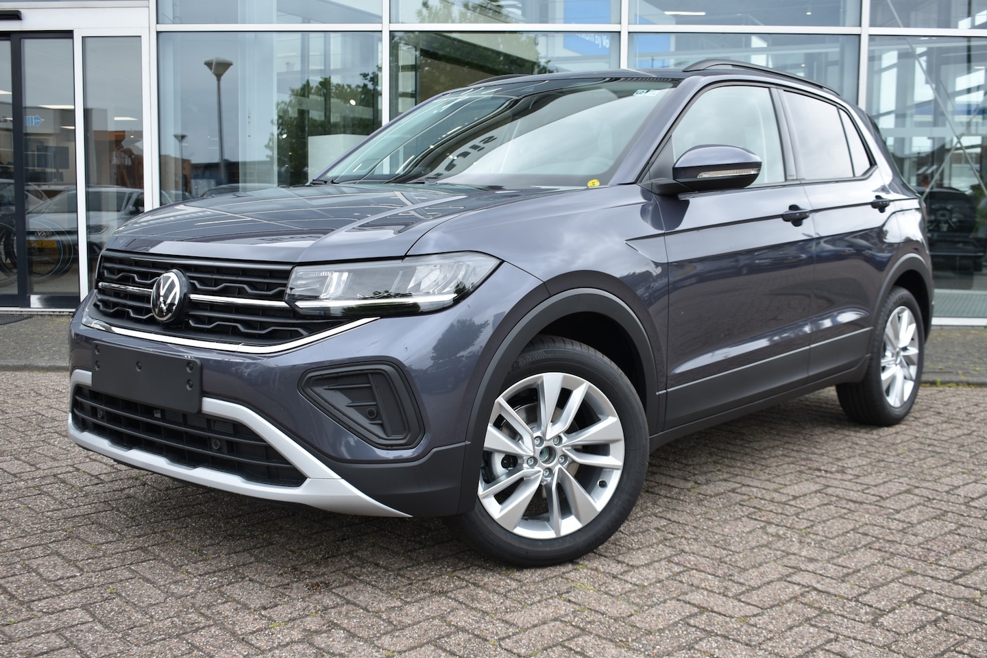 Volkswagen T-Cross - Life Edition | 'App-Connect' draadloze smartphone integratie | Achterlichten LED | Afstand - AutoWereld.nl