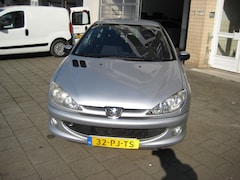 Peugeot 206 - 1.6-16V Quiksilver