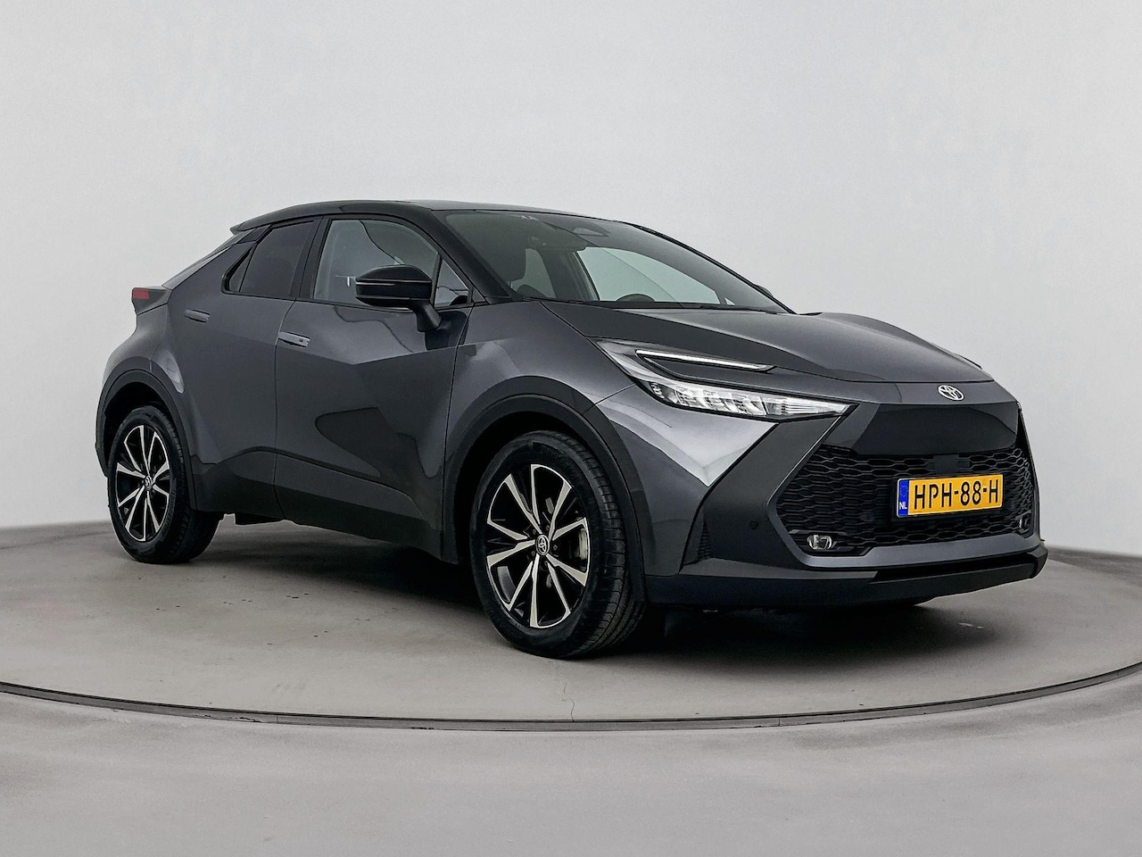 Toyota C-HR - 1.8 Hybrid 140 Dynamic | Dodehoek detectie | Apple Carplay / Android Auto | Keyless | Park - AutoWereld.nl