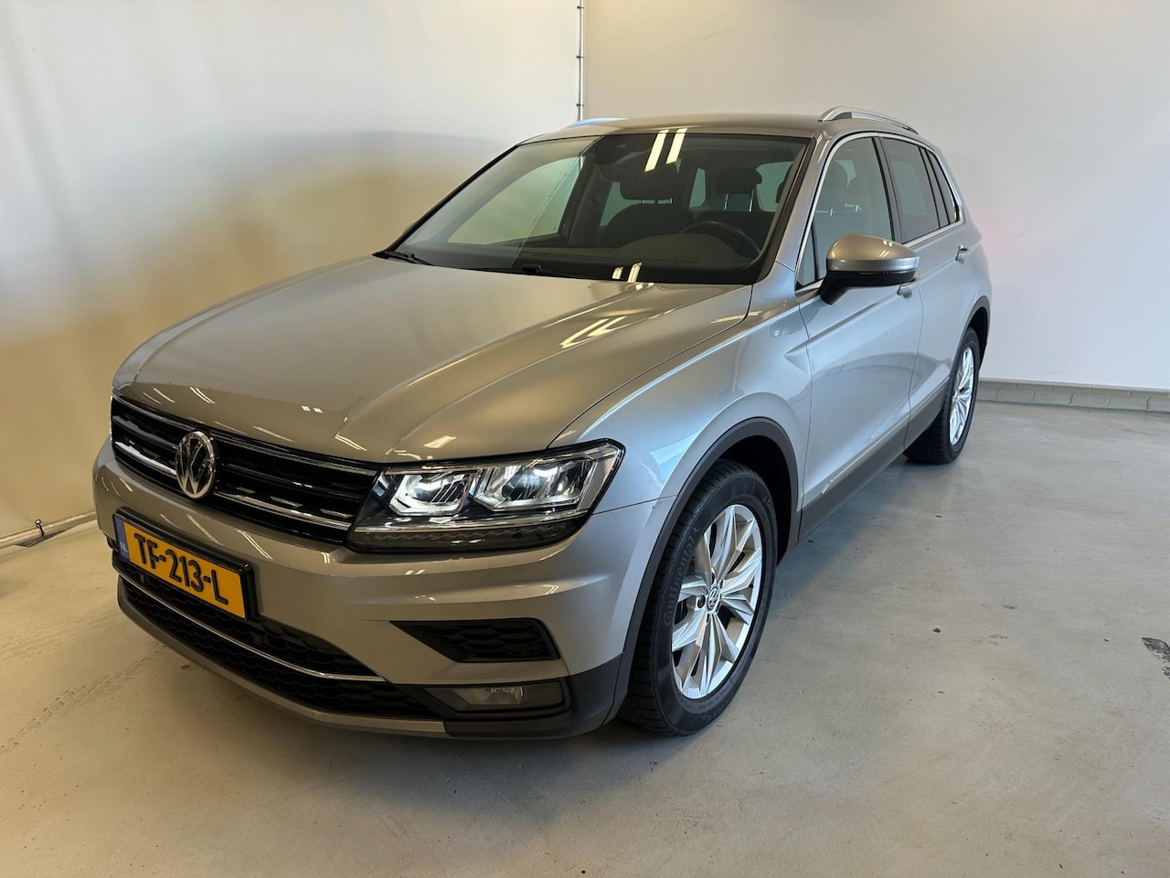 Volkswagen Tiguan - 1.4 TSI 4Motion Highline Automaat-2000kg trekhaak- 3d virtual cockpit-Adaptive cruisecontr - AutoWereld.nl