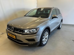 Volkswagen Tiguan - 1.4 TSI 4Motion Highline Automaat-2000kg trekhaak- 3d virtual cockpit-Adaptive cruisecontr