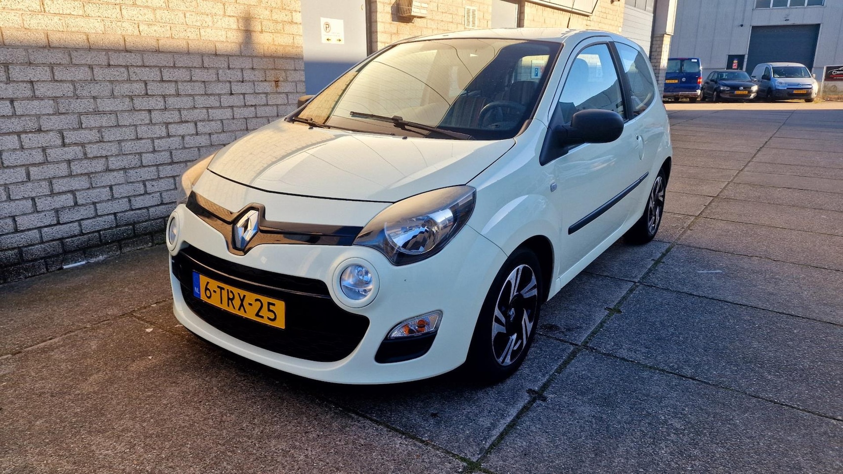 Renault Twingo - 1.2 16V Parisienne 2e eigenaar Airco.... - AutoWereld.nl