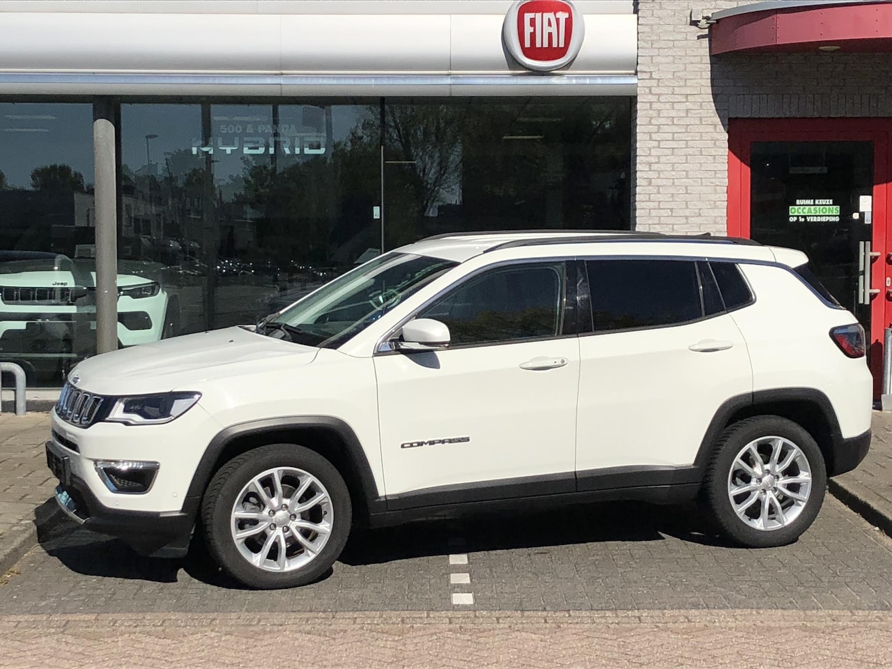 Jeep Compass - 1.3T Limited AUTOMAAT|NAVI|CLIMATE|APPLE/ANDROID|CAMERA|PDC|18" - AutoWereld.nl