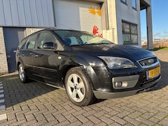 Ford Focus Wagon - 1.8-16V Futura Flexifuel // Vol Opties