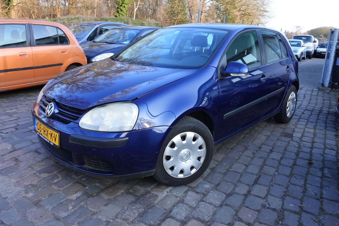 Volkswagen Golf - 1.6 FSI Trendline 5 drs airco 355 dkm motor loop niet altijd op 4 cil. - AutoWereld.nl