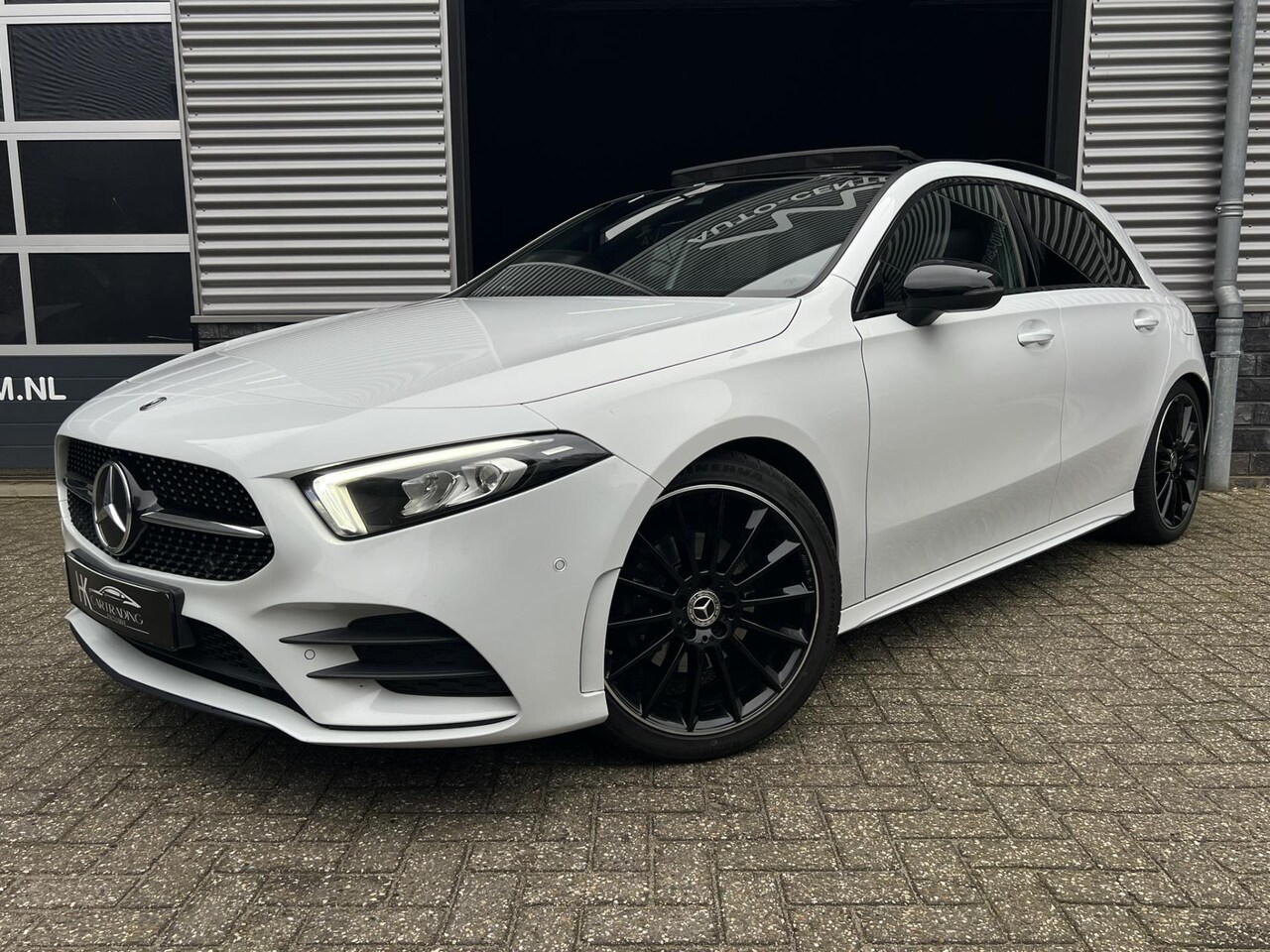 Mercedes-Benz A-klasse - 180 AMG| Pano| Night| Sfeer| 19 inch|Burmester - AutoWereld.nl