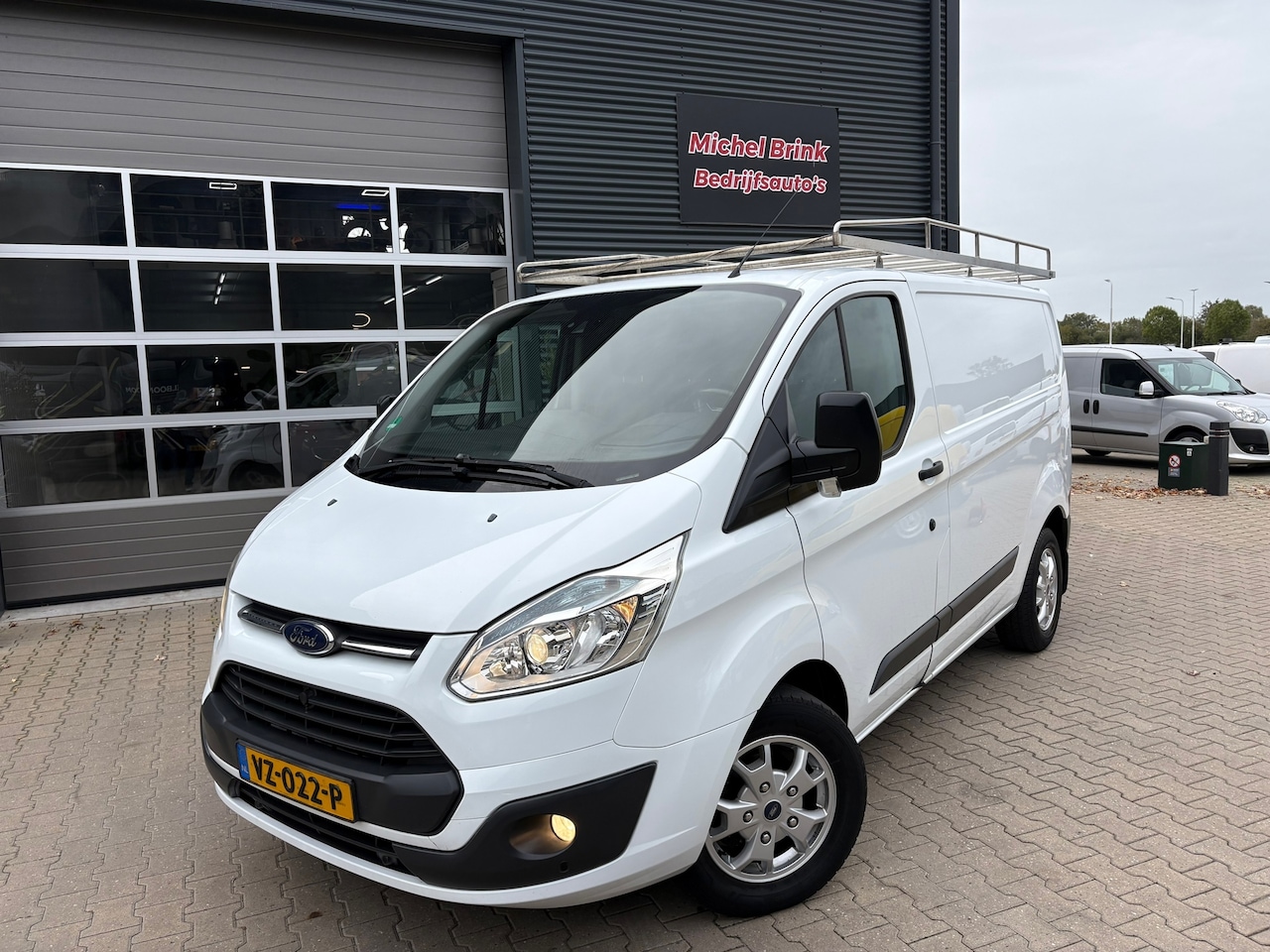 Ford Transit Custom - 270 2.2 TDCI L1H1 Airco Trekhaak - AutoWereld.nl