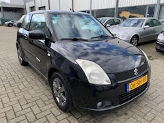 Suzuki Swift - 1.5 SPORT Airco Elektr pakket Navi grootscherm LM Velgen Rijdt en schakelt perfect