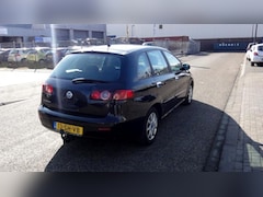 Fiat Croma - 2.2-16V { Automaat } NAP Airco APK 06/03/2027