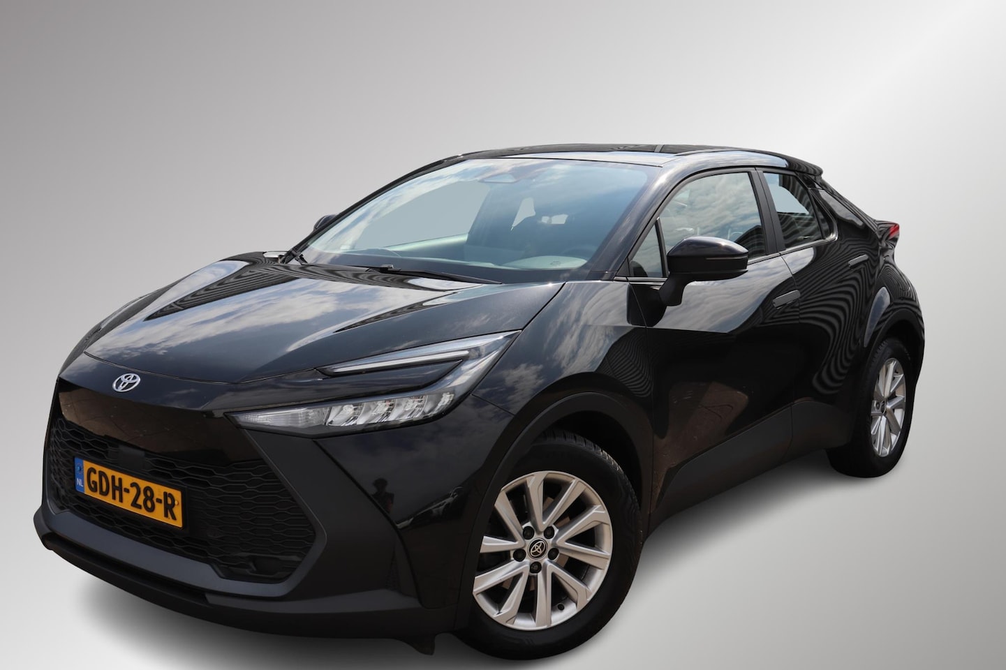 Toyota C-HR - 1.8 Hybrid 140 Active, 1e Eigenaar, All-season banden, Apple Carplay/Android Auto! - AutoWereld.nl