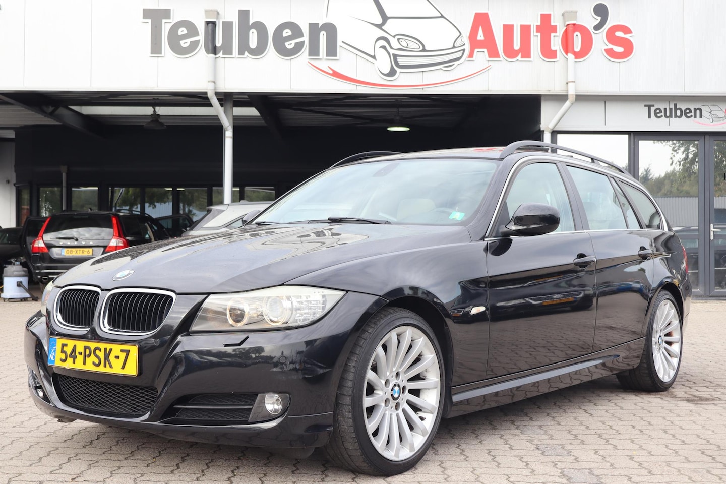 BMW 3-serie Touring - 318i High Executive | Elektrisch glazen panorama-dak | Lederen bekleding | Xenon - AutoWereld.nl