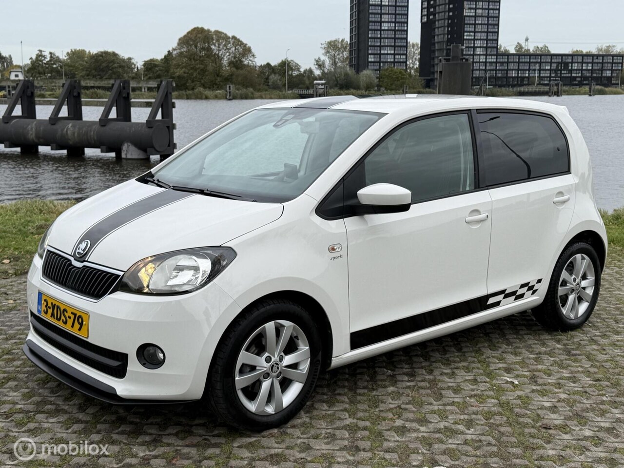 Skoda Citigo - 1.0 Greentech Sport 5-Drs Navi Airco LMV NAP - AutoWereld.nl