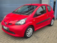 Toyota Aygo - 1.0-12V Zuinig & Voordelig ZGAN 4Seizoen banden| Lange APK