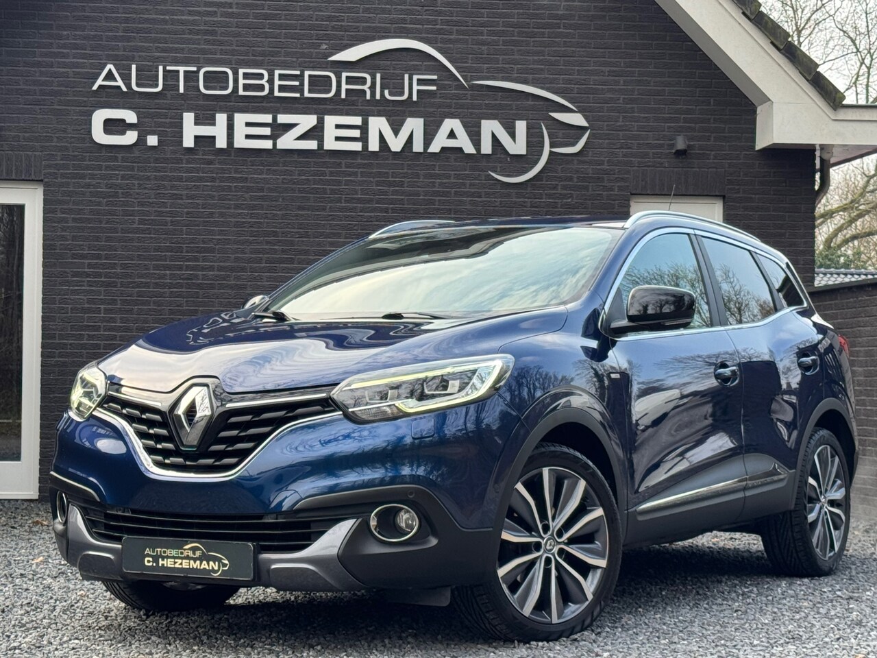 Renault Kadjar - 1.2 TCe Bose 1e eigenaar DealerOH AUTOMAAT LED CRUISE CONTROL NAVI KEYLESS GO - AutoWereld.nl