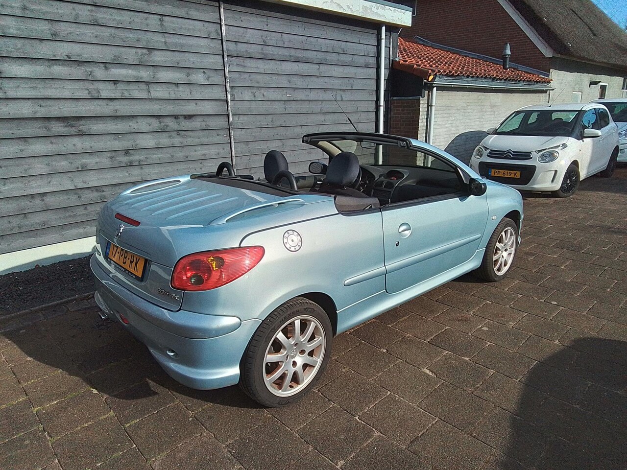 Peugeot 206 CC - 2.0-16V NL AUTO MET BOEKJES 146 000 NAP KM - AutoWereld.nl
