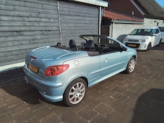 Peugeot 206 CC - 2.0-16V NL AUTO MET BOEKJES 146 000 NAP KM