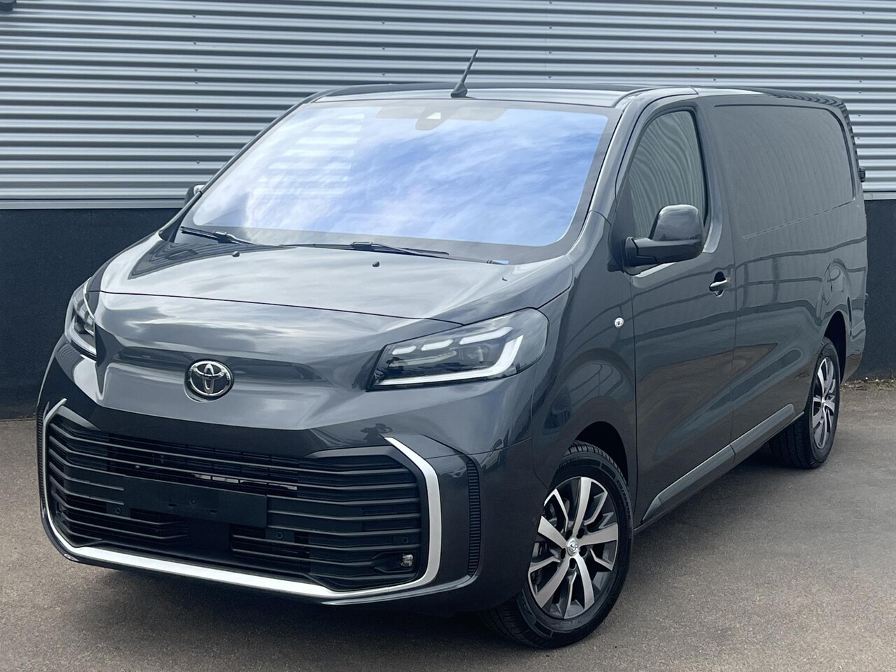 Toyota PROACE Long Worker - 2.0 D-4D L2 Professional GEEN BPM! UIT VOORRAAD LEVERBAAR! NIEUW - AutoWereld.nl