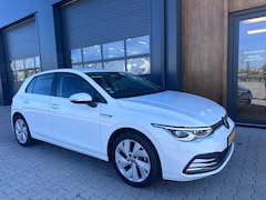 Volkswagen Golf - 1.5 eTSI Style automaat l head up l camera