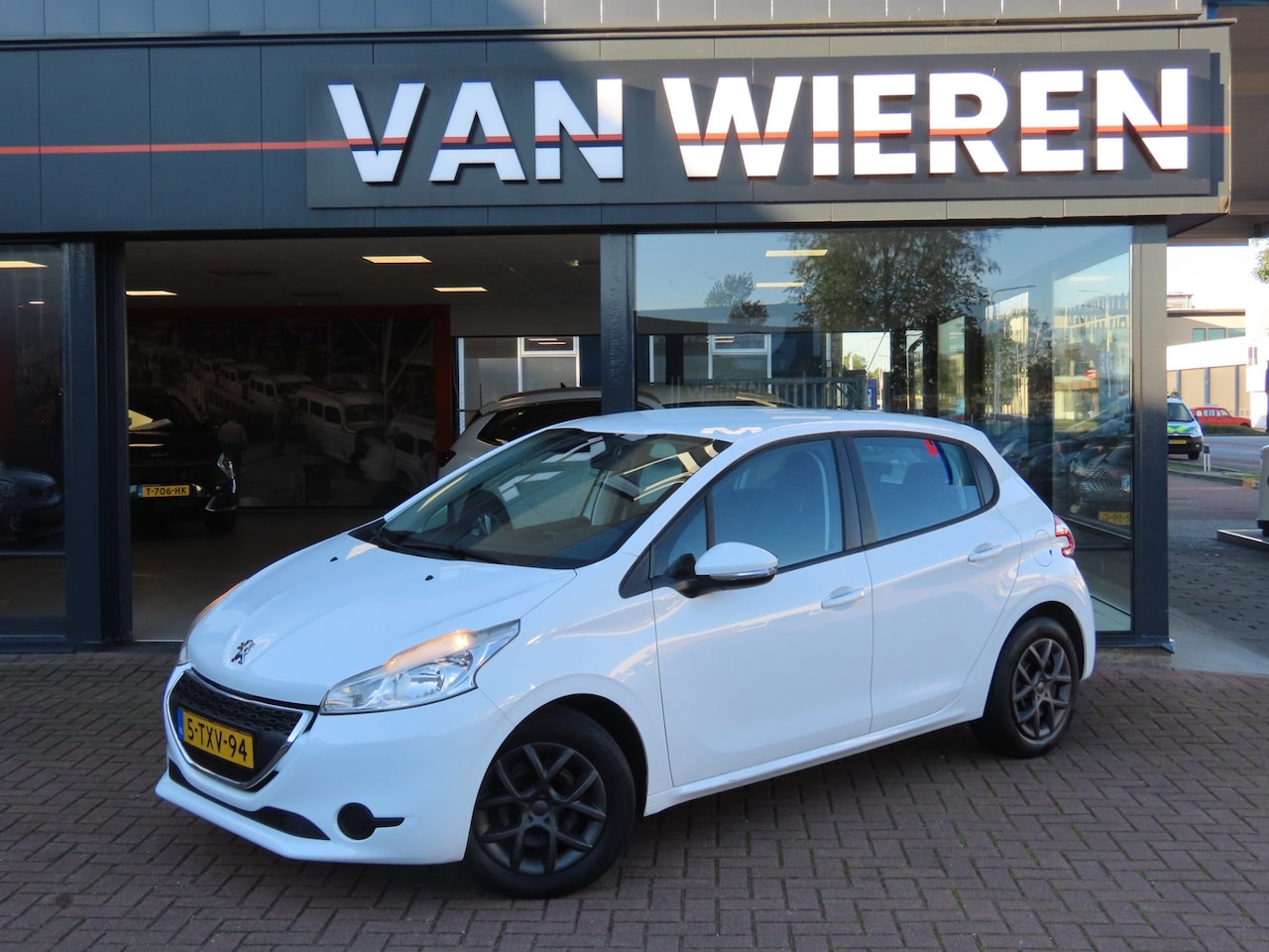 Peugeot 208 - 1.2 VTi Active Airco Cruise Bluetooth Nw Distributie Nw APK NAP - AutoWereld.nl