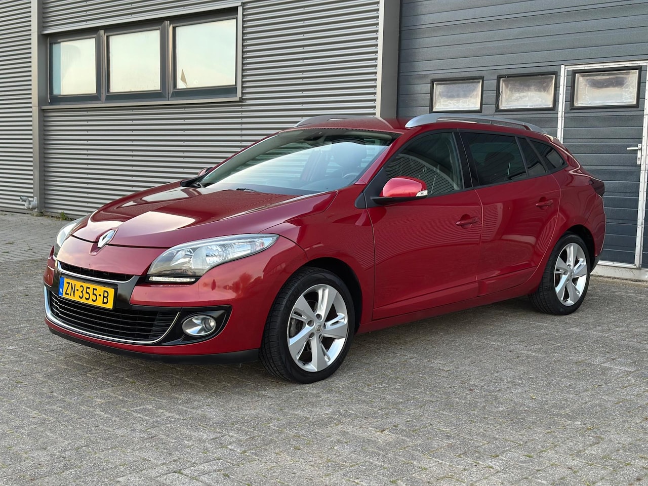 Renault Mégane Estate - 1.2 TCe Dynamique NAVI - TREKHAAK - APK! - AutoWereld.nl