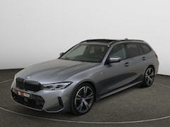 BMW 3-serie Touring - 318i M Sport / Pano / 19 inch / Adap. Cruise / Géén Afleverkost