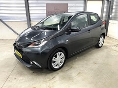 Toyota Aygo - 1.0 VVT-i x-cite airco navischerm cruise control